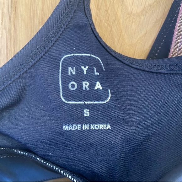 NYLORA sports bra size small EUC - Picture 4 of 5
